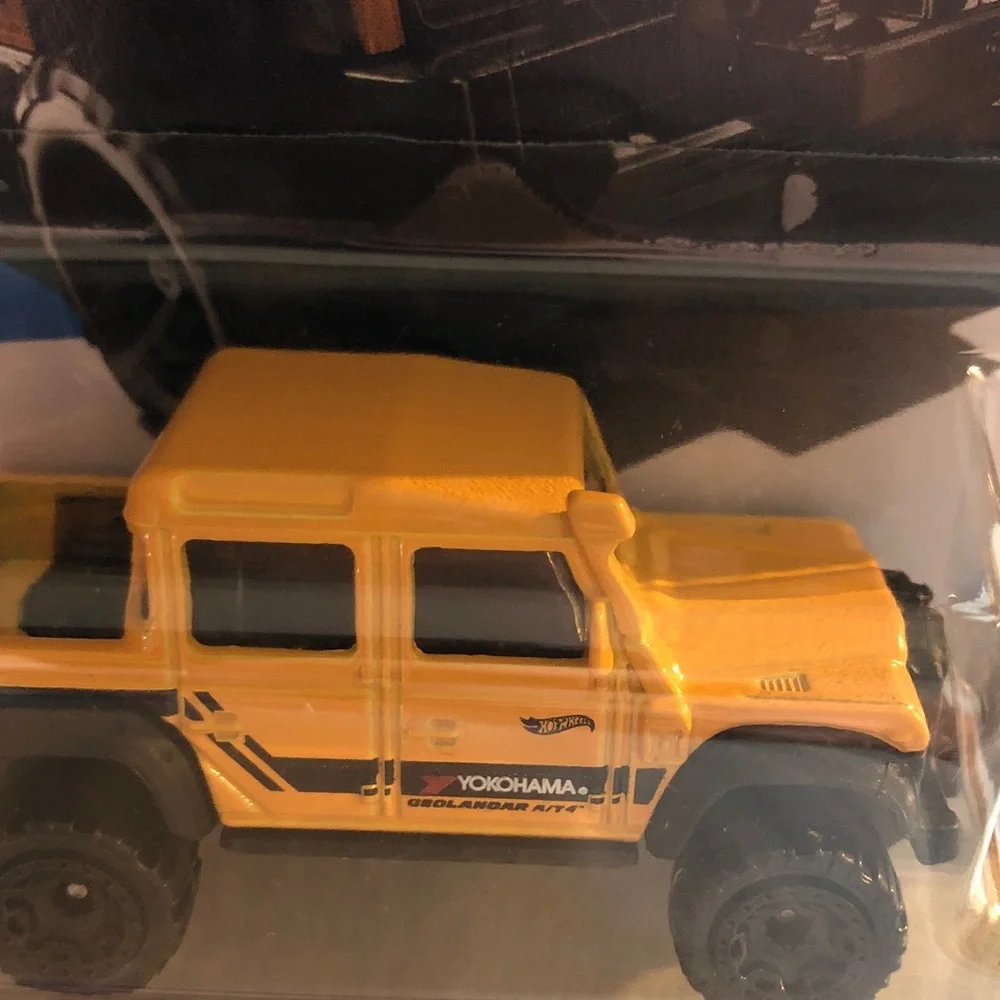Mattel Hot Wheels Yellow Land Rover Defender Toy